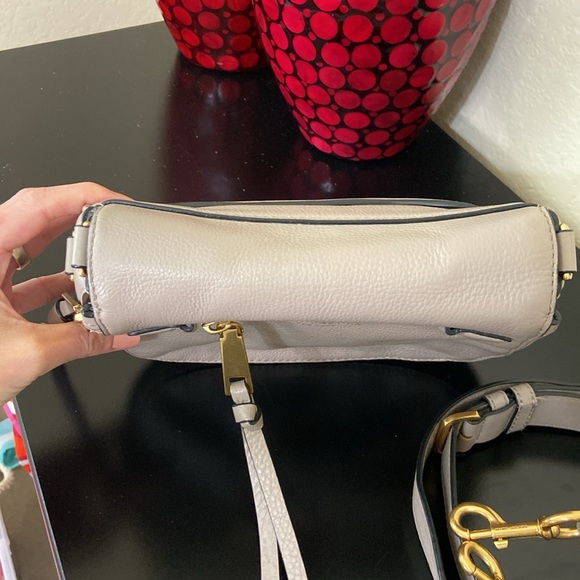 Marc Jacobs Grey Pebbled Leather Crossbody Bag - Picture 6 of 17